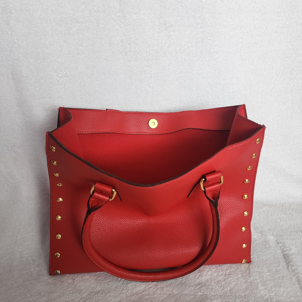 Elizabeth Arden Red Tote with Gold Studs - Picture 4 of 10